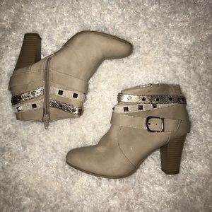 JENNIFER LOPEZ | Boots